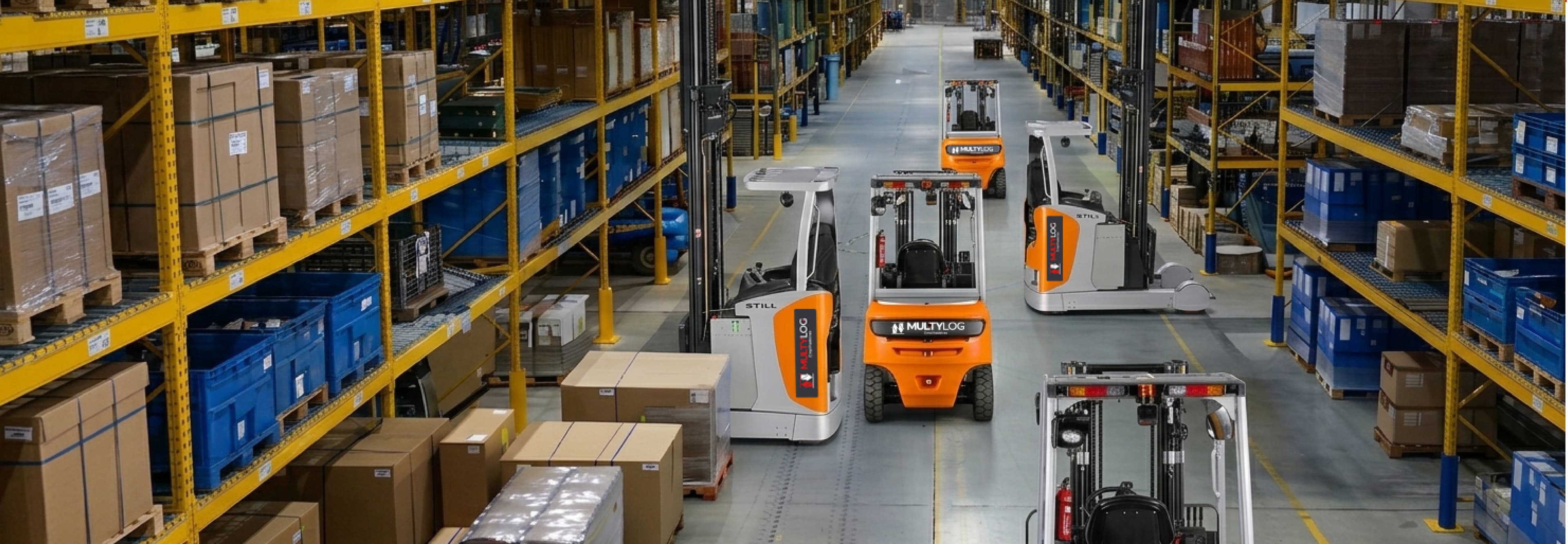 Empilhadeiras STILL no galpão